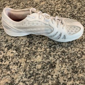 Cheer shoes